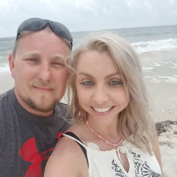 Meet your Posher, Laura - Picture 1 of 1